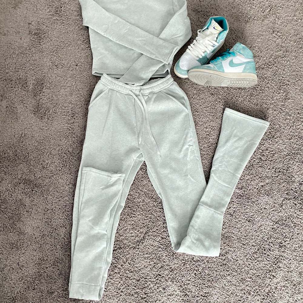 2 piece long turtle neck sweater&stacked sweats